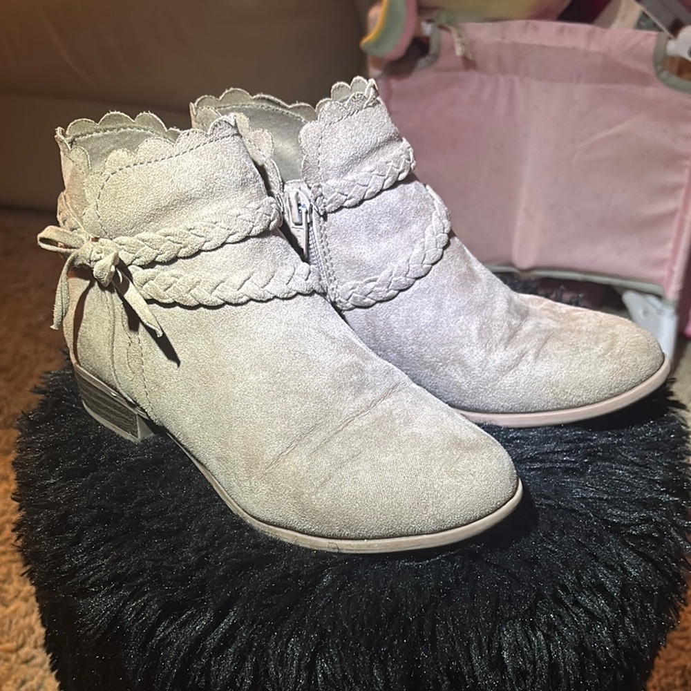 Kids So Suede Ankle Boots size 1
